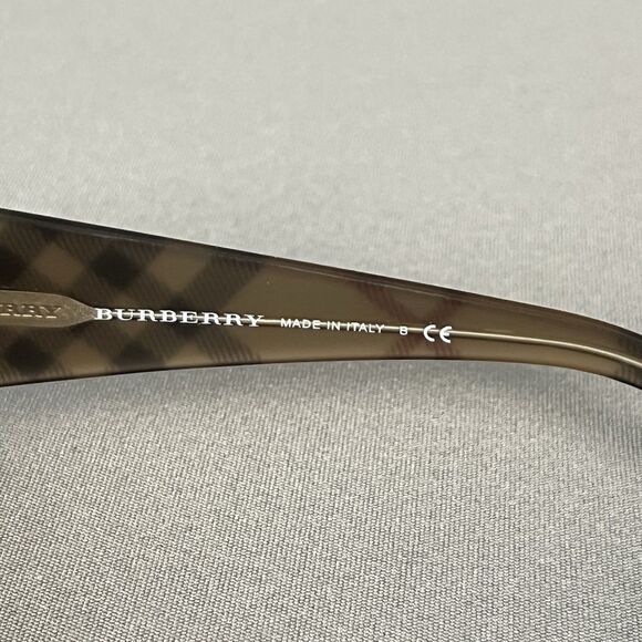 Burberry  Nova Check Frame Sunglasses with Case S/N B 4039-M 3166/13 - Picture 9 of 16